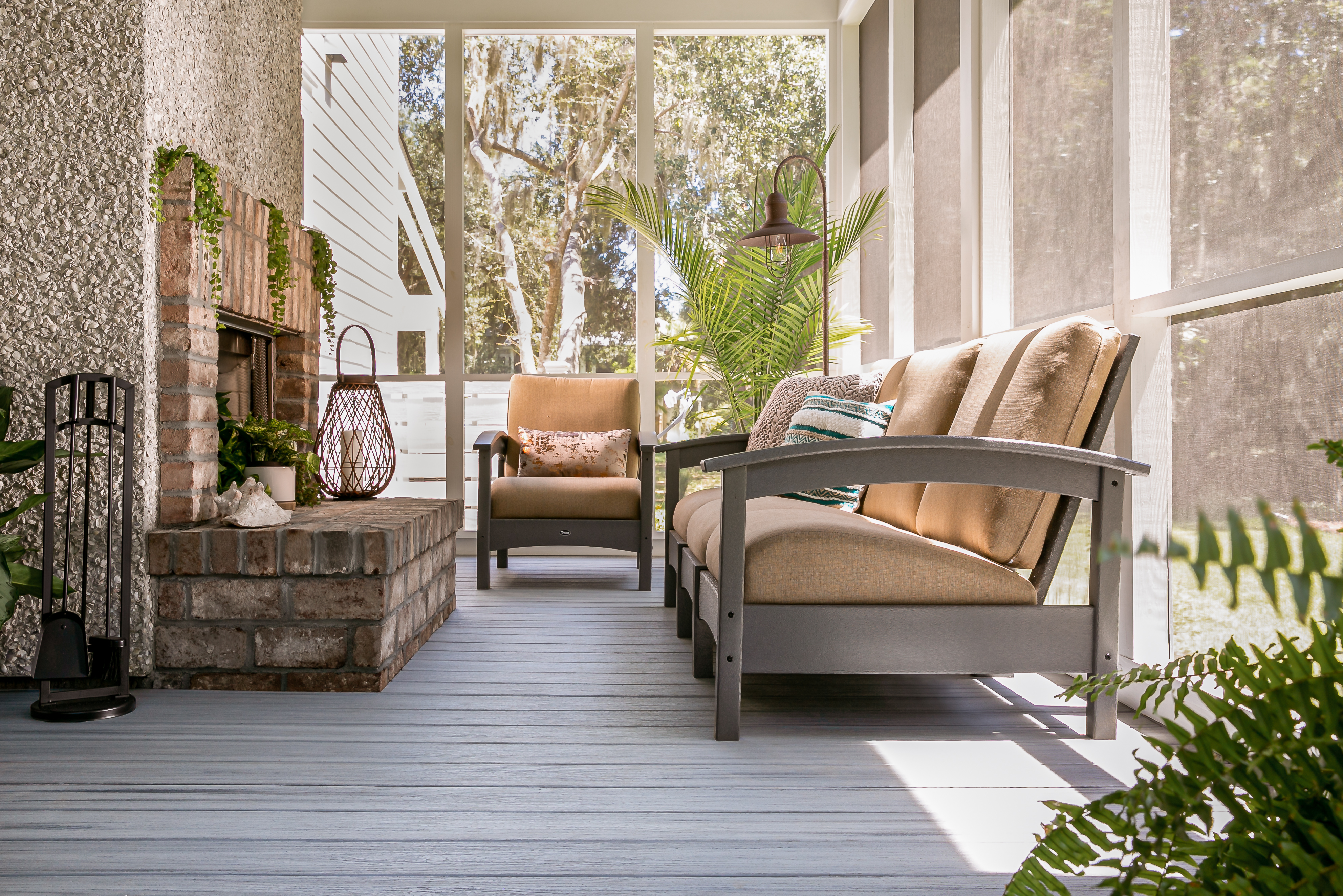 16 Creative Screened-In Porch and Deck Ideas for your Home | Trex, image size:3967x2648