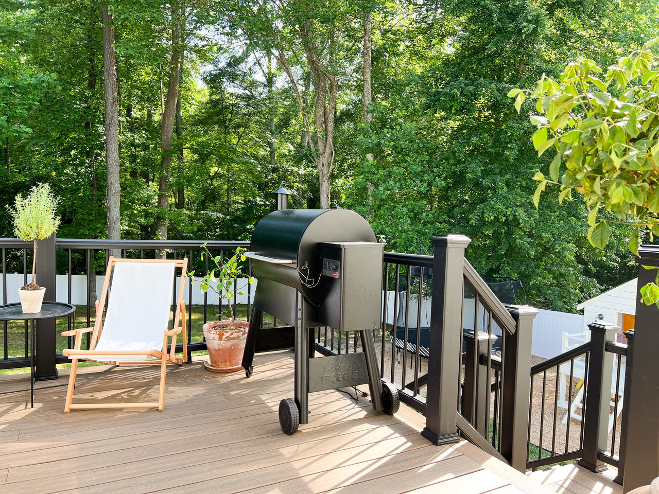 Cass Smith Transforms Old Deck with Trex Trex