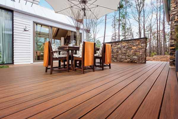 trex-transcend-decking-spiced-rum-elevations-serebe-green-home-outdoor-furinture-dining-set