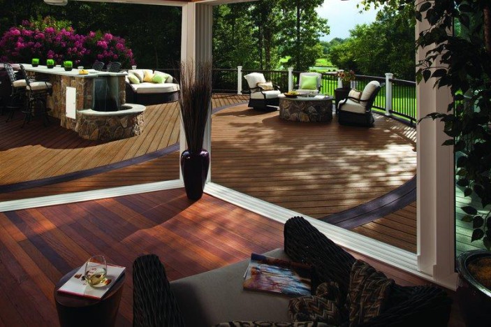 Trex Transcend decking in Spiced Rum