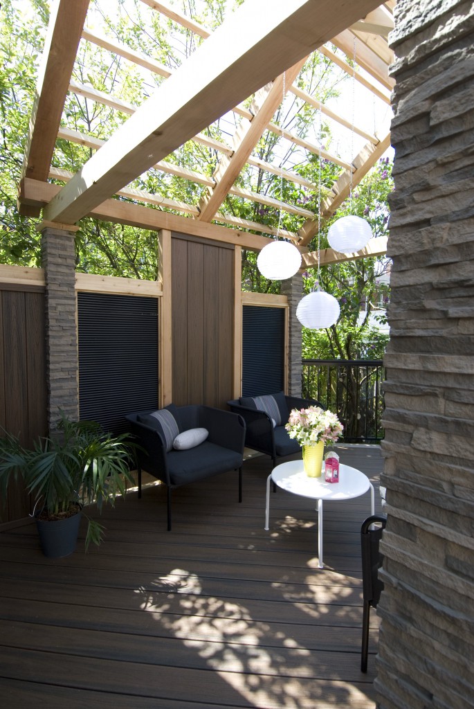 Transcend decking and fascia in Spiced rum