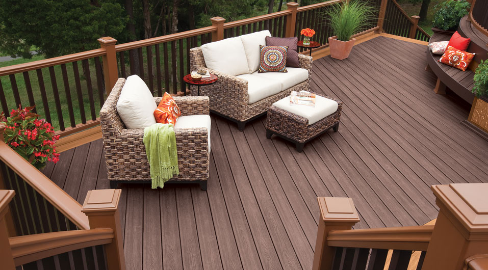 trex-transcend-decking-tree-house-vintage-lantern-railing