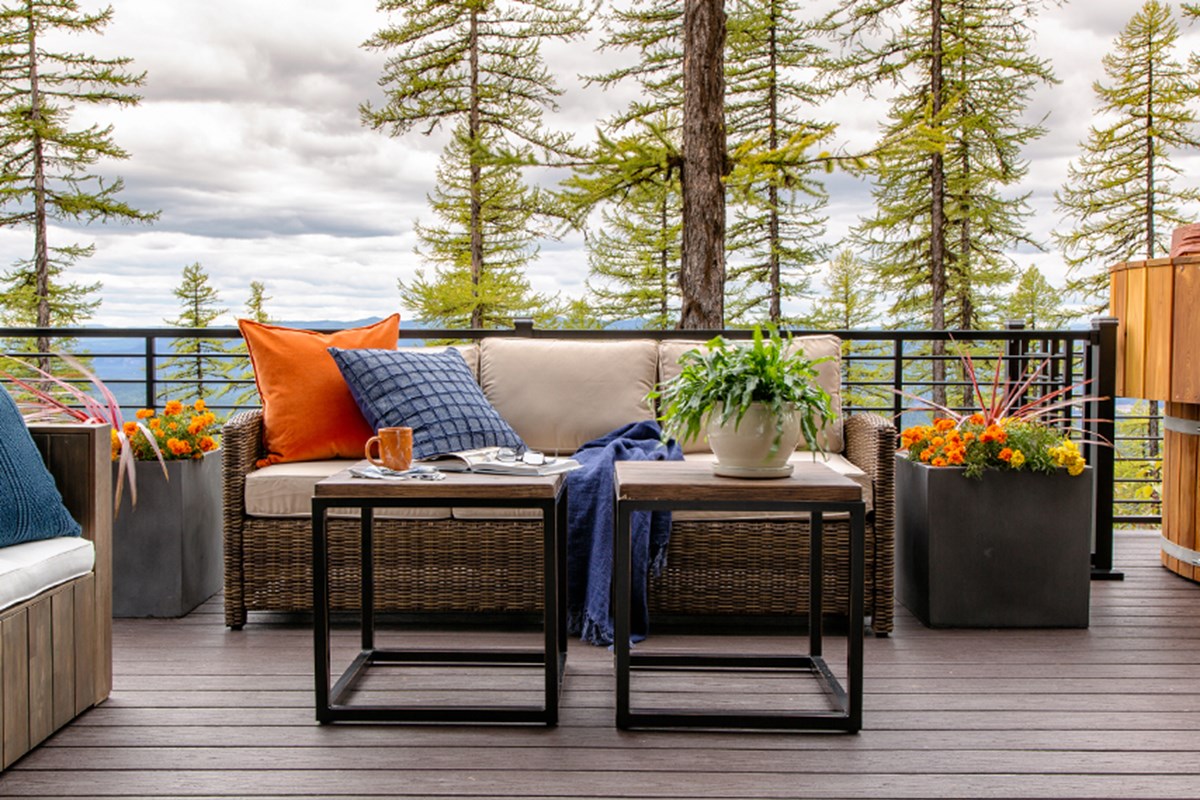 Indoors Out Deck Design Tips From Hgtv S Brian Patrick Flynn Trex