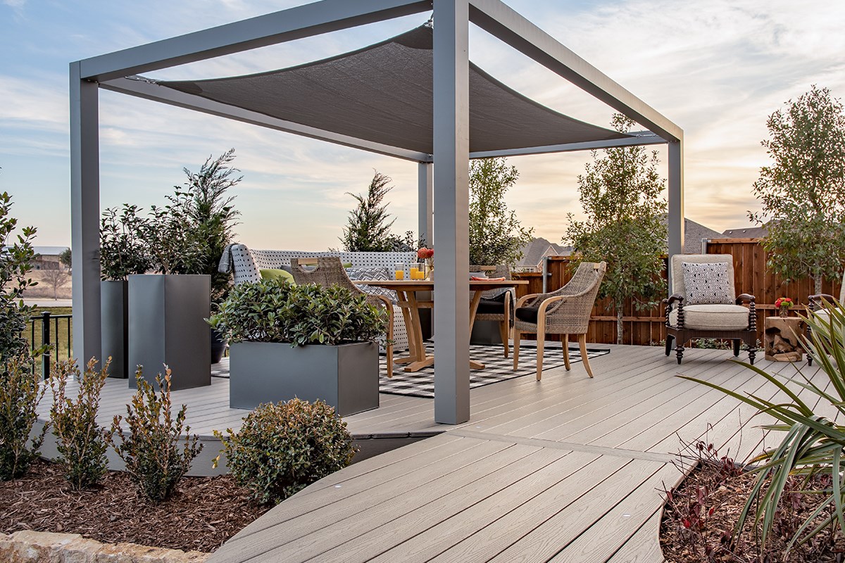High Performance Decking For The Hgtv Smart Home 2019 Trex